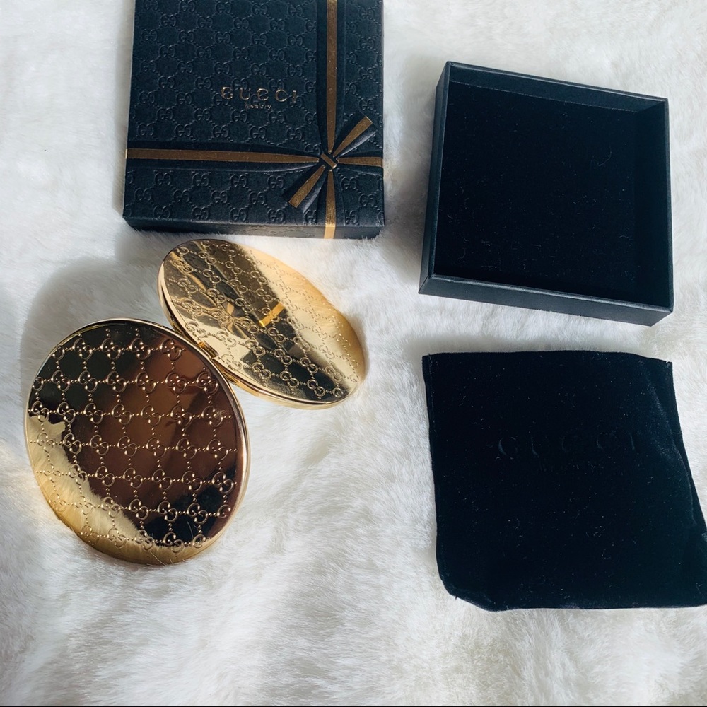 Gucci limited edition Lg Compact w Case BNIB